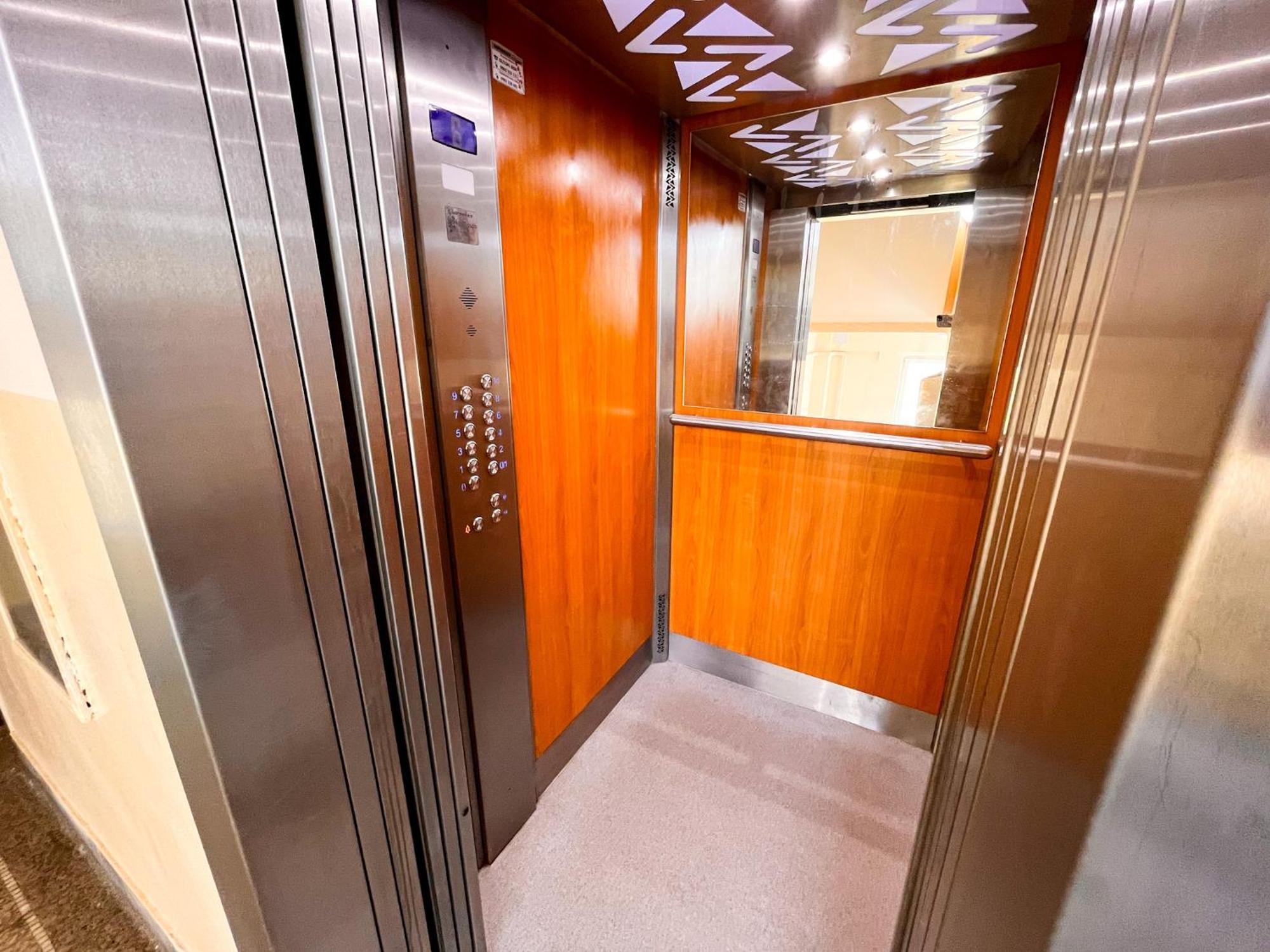 Flat With Nicest Wiew In Old Town - 3 Bedrooms, Ac บราติสลาวา ภายนอก รูปภาพ